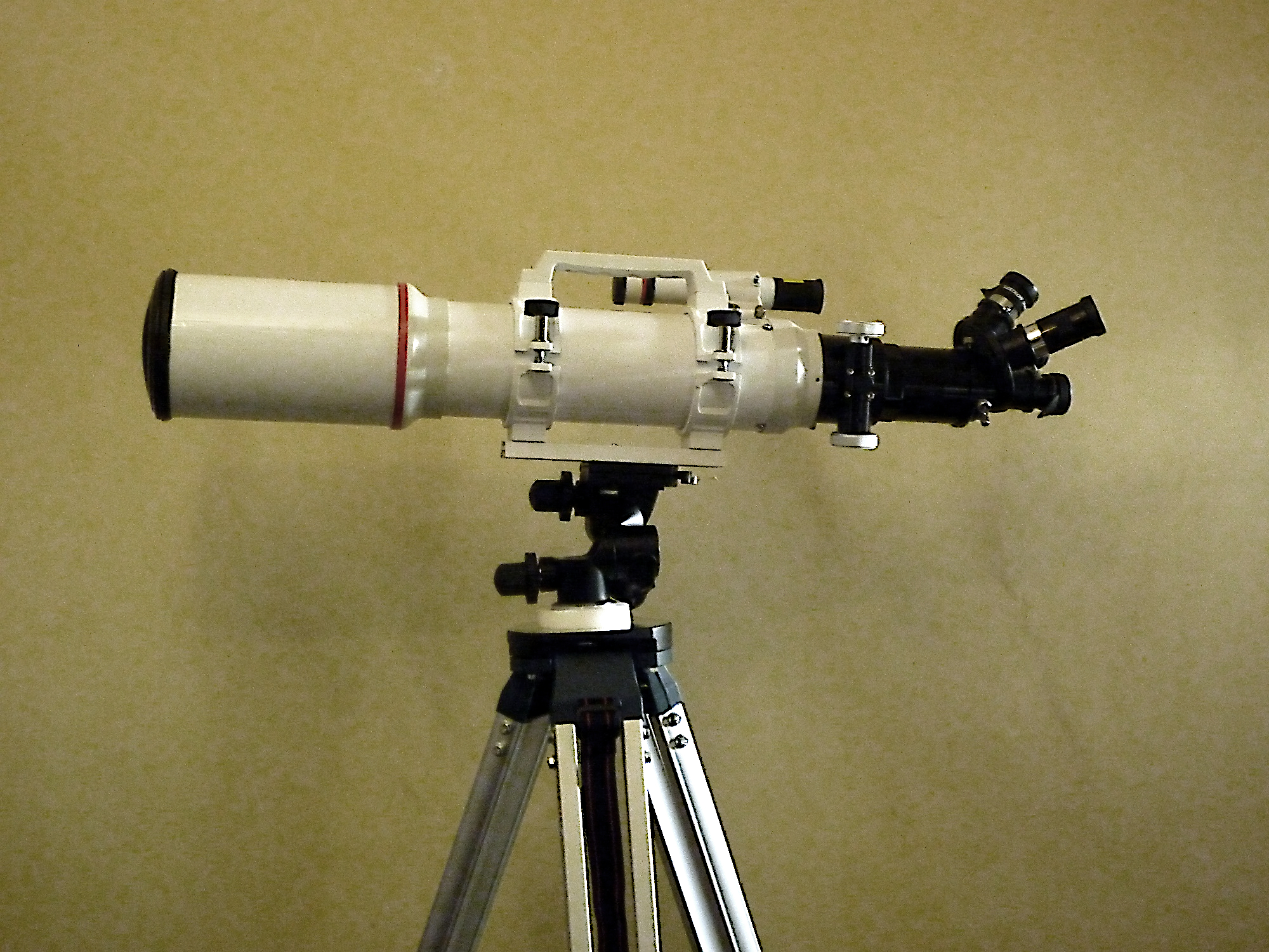 Short achromat on heftytripod